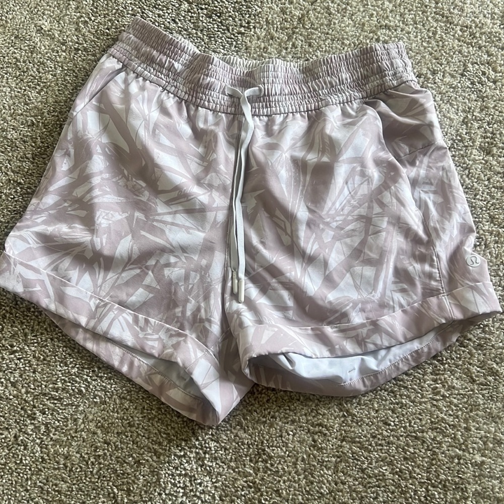 Lululemon Spring Break Away Short Size 4